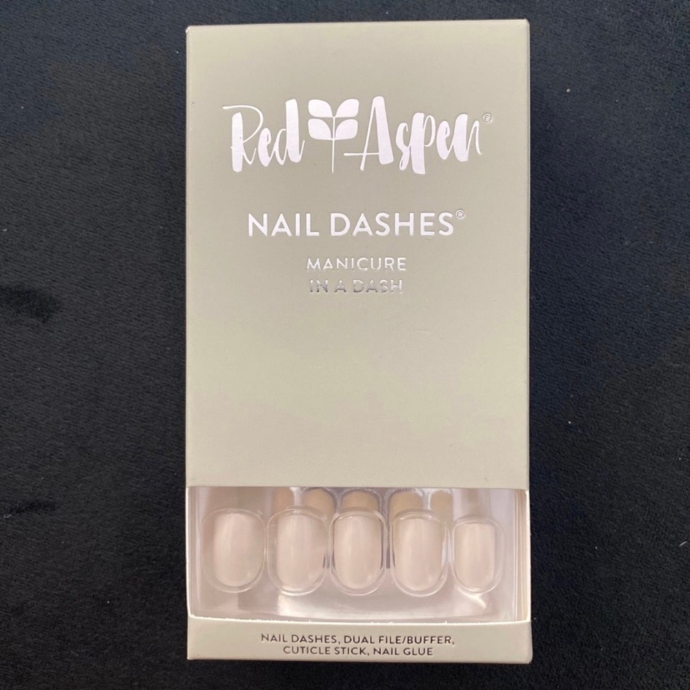 New red aspen haven gray nail dashes